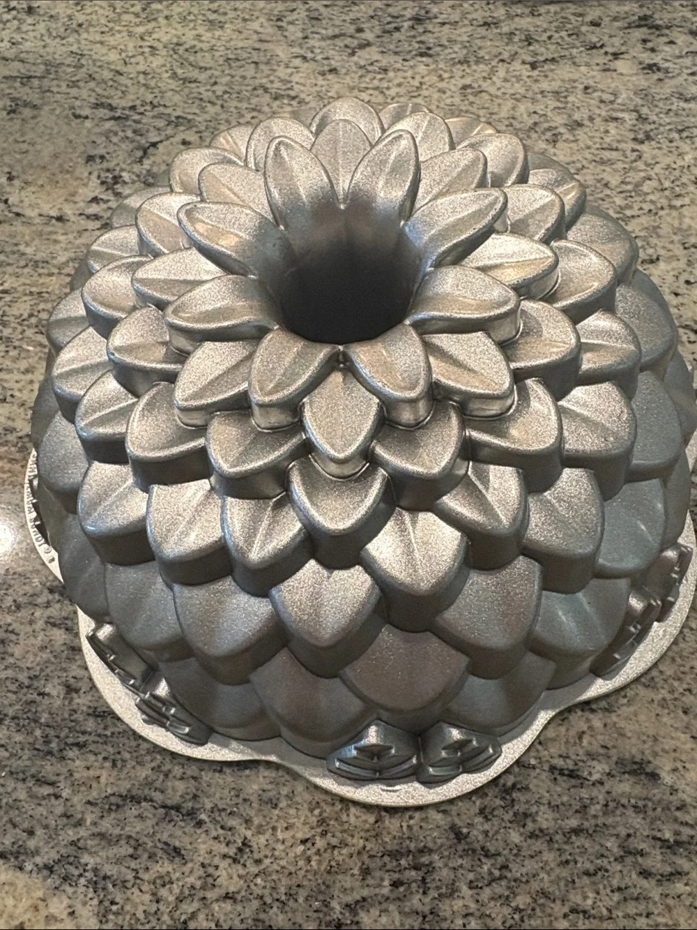 Nordic Ware Chrysanthemum Bundt Pan